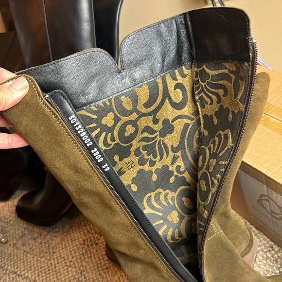 NWT • FLY London • Women's Classic Boots • Diesel Oil Suede • 🤎 Size 39 • 🤩 - Picture 16 of 17